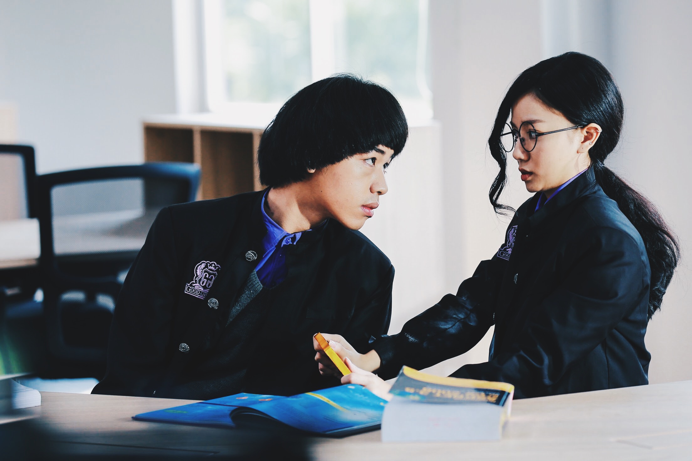 Trường Học Bá Vương hé lộ tạo hình cá tính của dàn diễn viên, hứa hẹn khuấy đảo mùa hè 2018